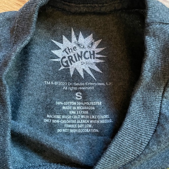 🎄NEW MERRY GRINCHMAS LONG SLEEVE TEE🎄 - Picture 3 of 3